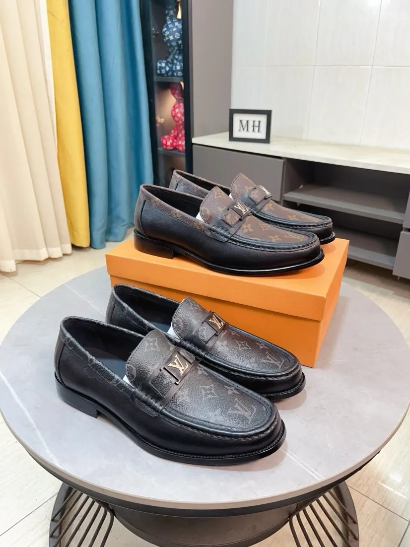 Men's Men's Shoes 💰458🌹🌹Niuli [LV] Louis Vuitton's new open-edge pigskin shoes are the most popular classic. Synchronized with the official website, the upper adopts Italian imported upper embossing➕comfortable cowhide lining, fashionable atmosphere, unique brand and unique craftsmanship. Highlighting the hot style of the new year. Stop hesitating, stop wandering, get it now. Code number: 38--44